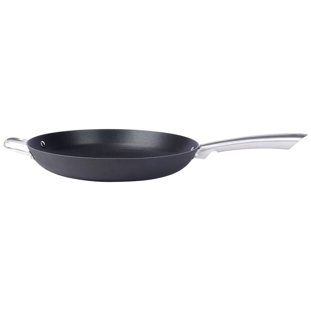 Cast iron pan with durable non-stick coating