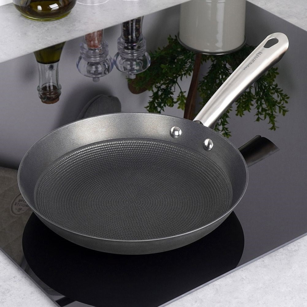 Cast iron pan with non-stick for frying and oven use