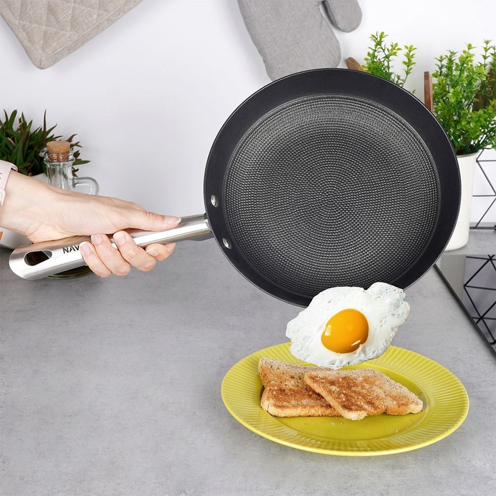 Cast iron pan with non-stick for frying and oven use
