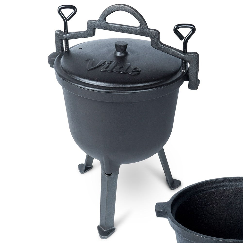 Cast iron pot with lid and legs, 8 litres