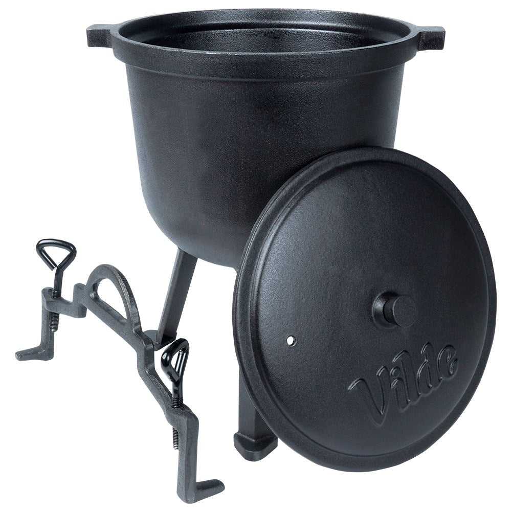 Cast iron pot with lid and legs, 8 litres