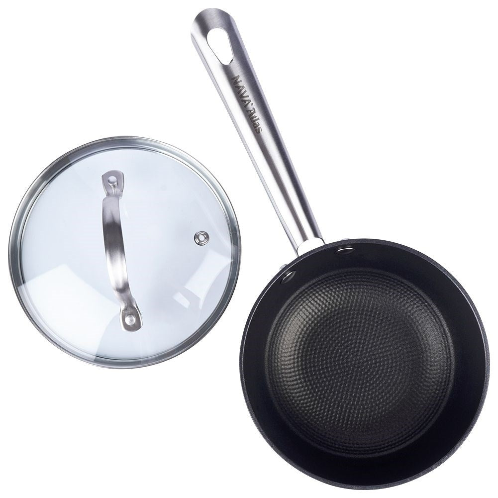 Cast iron pot with non-stick coating and lid