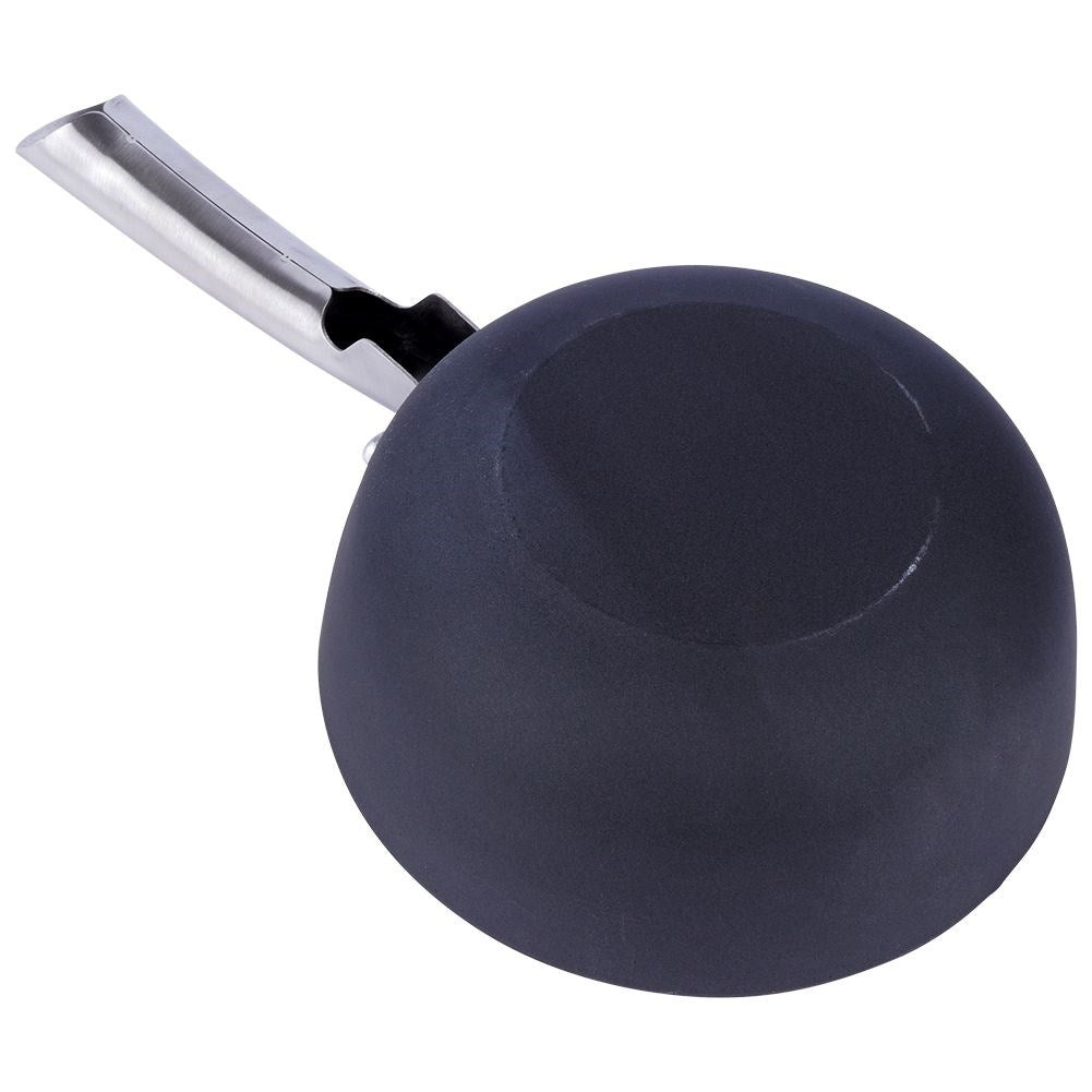 Cast iron pot with non-stick coating and lid