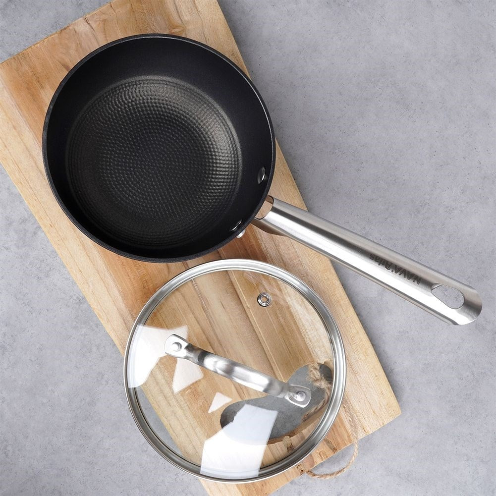 Cast iron pot with non-stick coating and lid