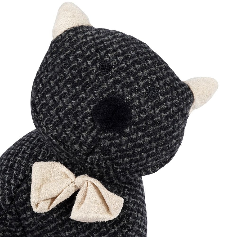 Cat door stop: Protects against slamming doors in the children's room