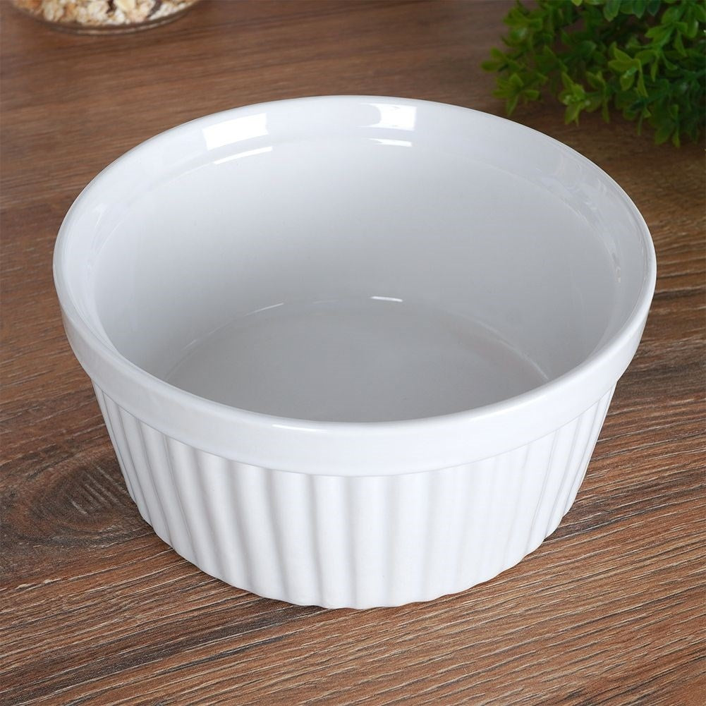 Ceramic baking dish: Perfect for gratins and desserts