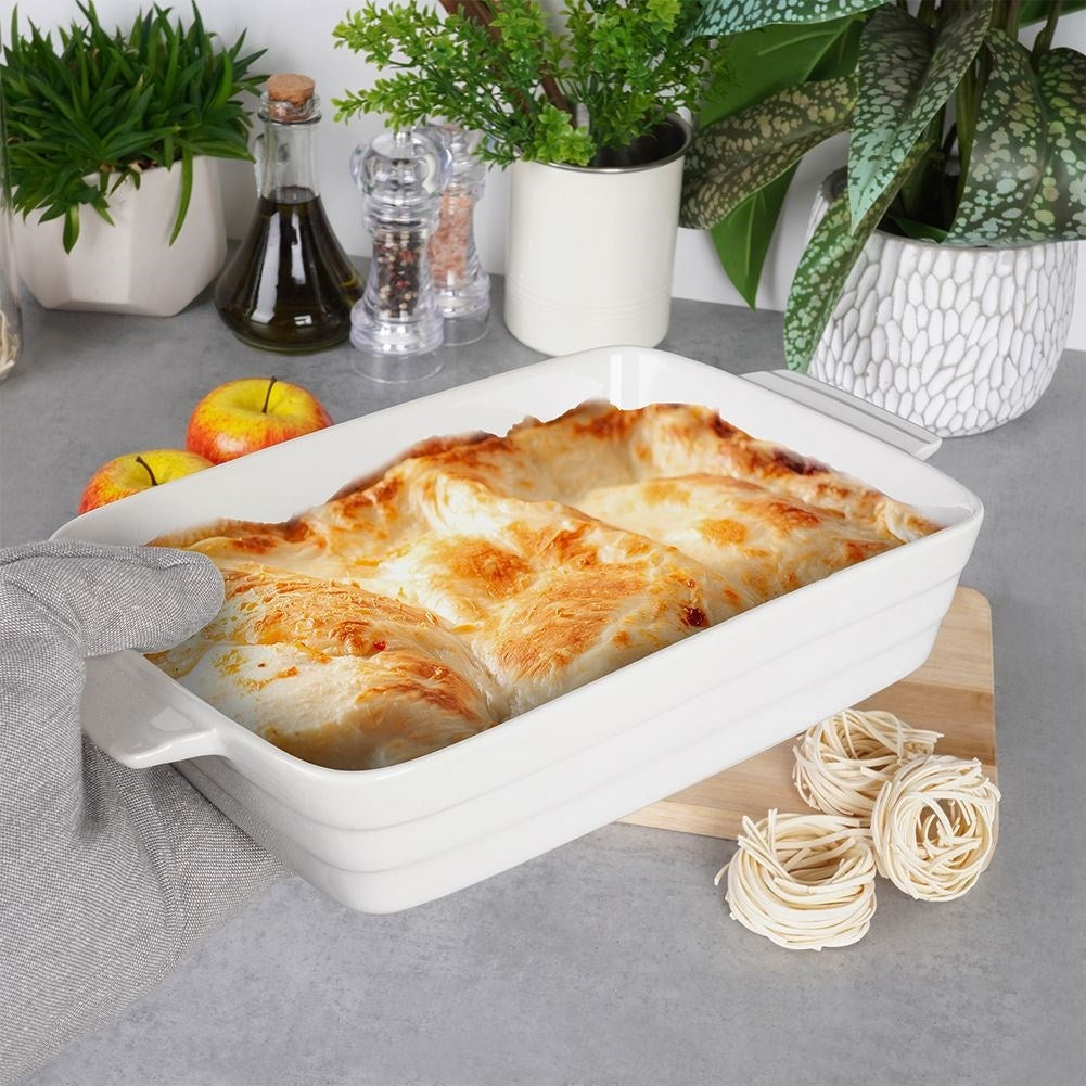 Ceramic baking dish for lasagna, gratins and desserts