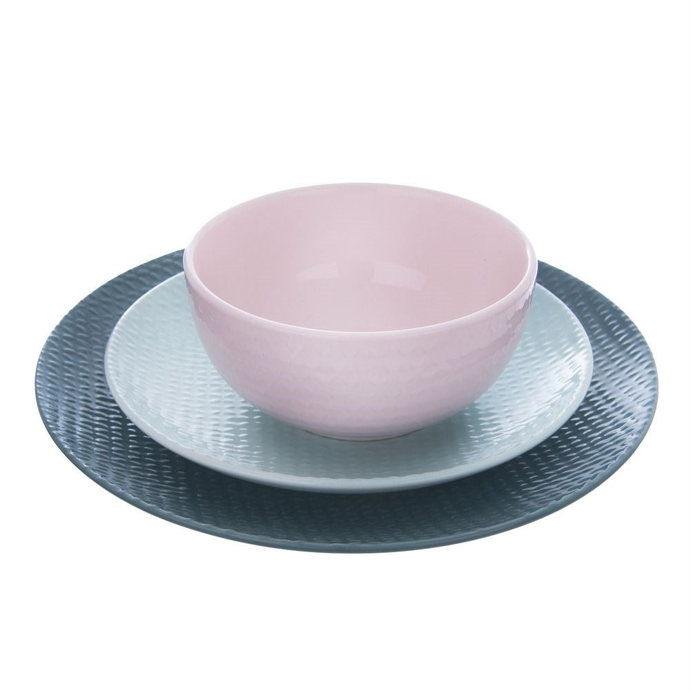 Ceramic bowls with relief patterns - modern design and trendy colors
