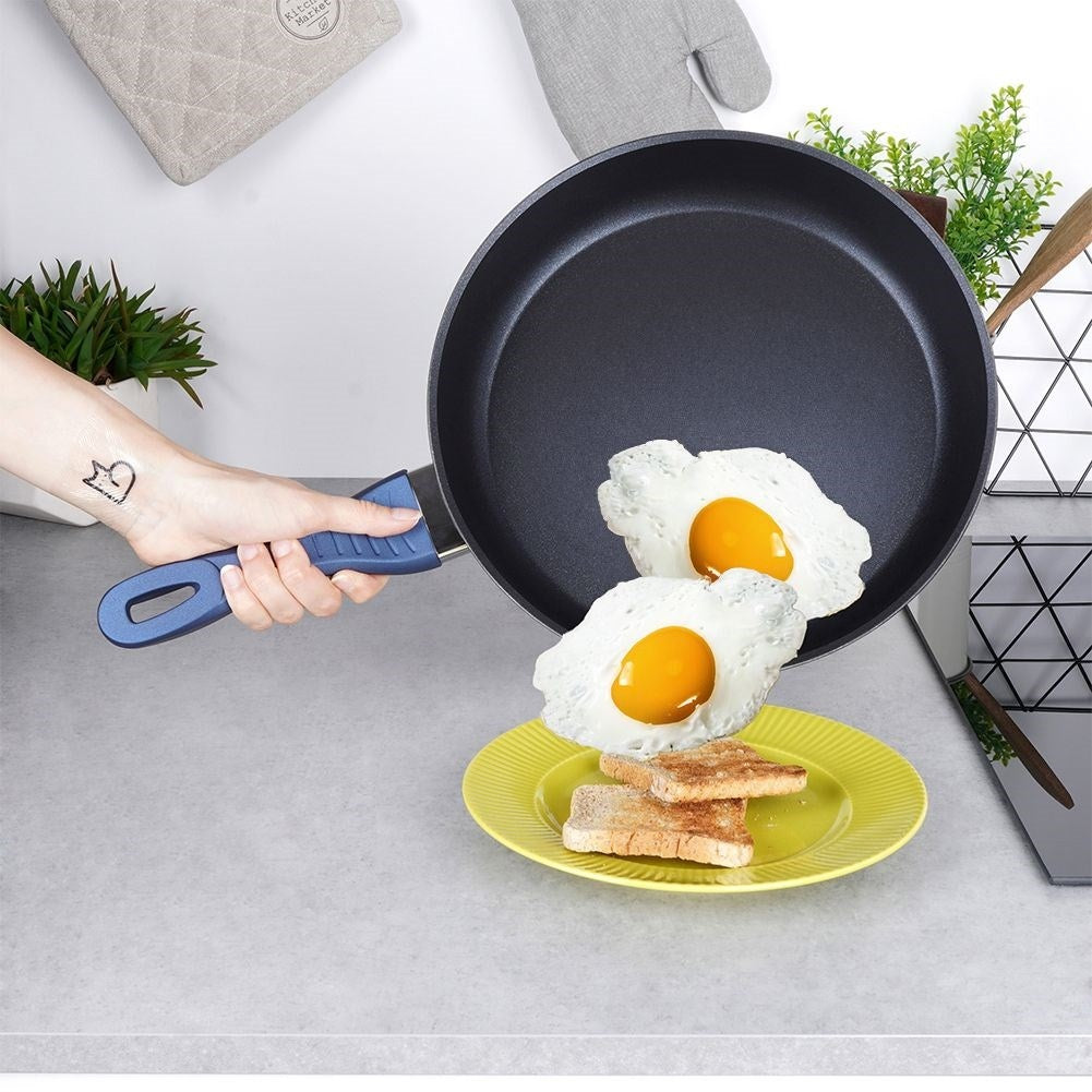 Ceramic frying pan with diamond coating and crystal pieces