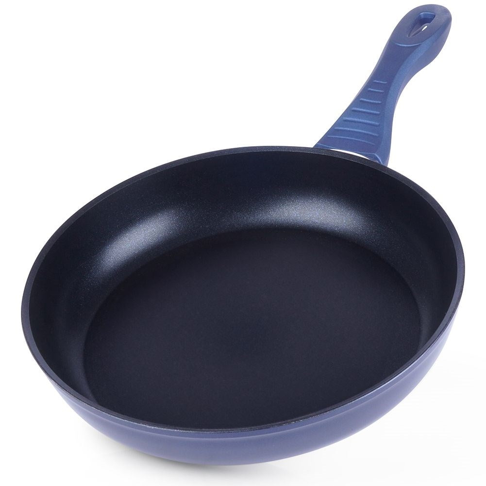 Ceramic frying pan with diamond crystals - durable & robust