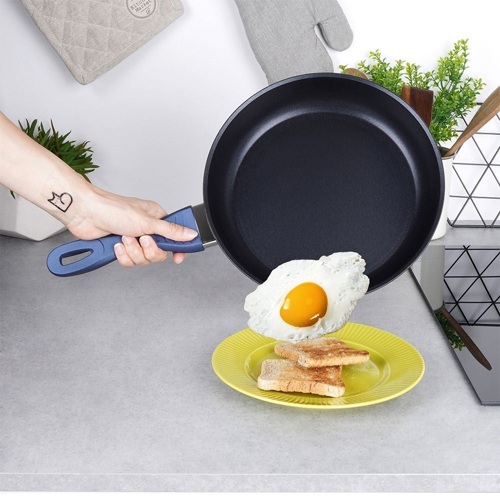 Ceramic frying pan with diamond crystals - durable & robust