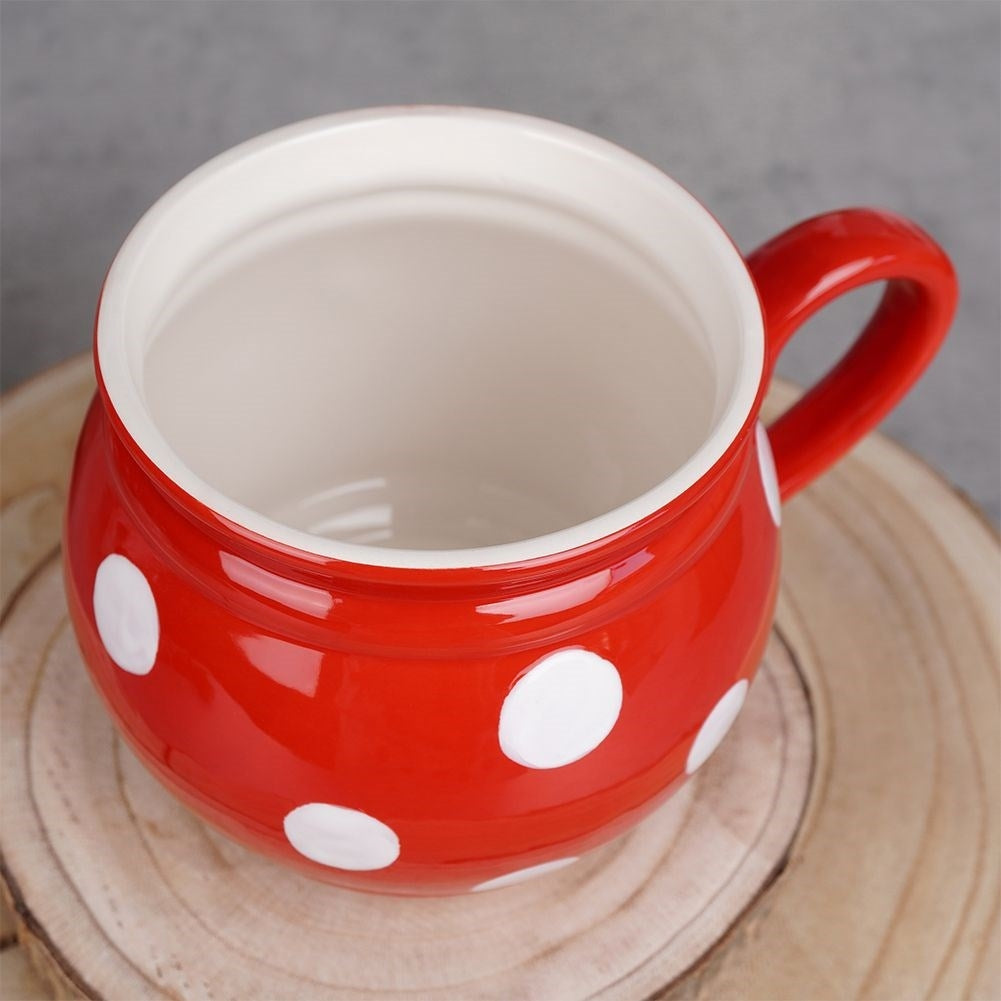 Ceramic mug for coffee and tea with comfortable handle