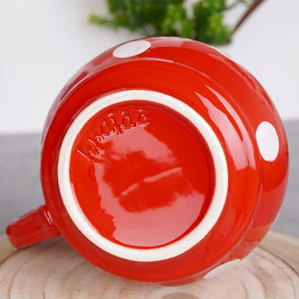 Ceramic mug for coffee and tea with comfortable handle