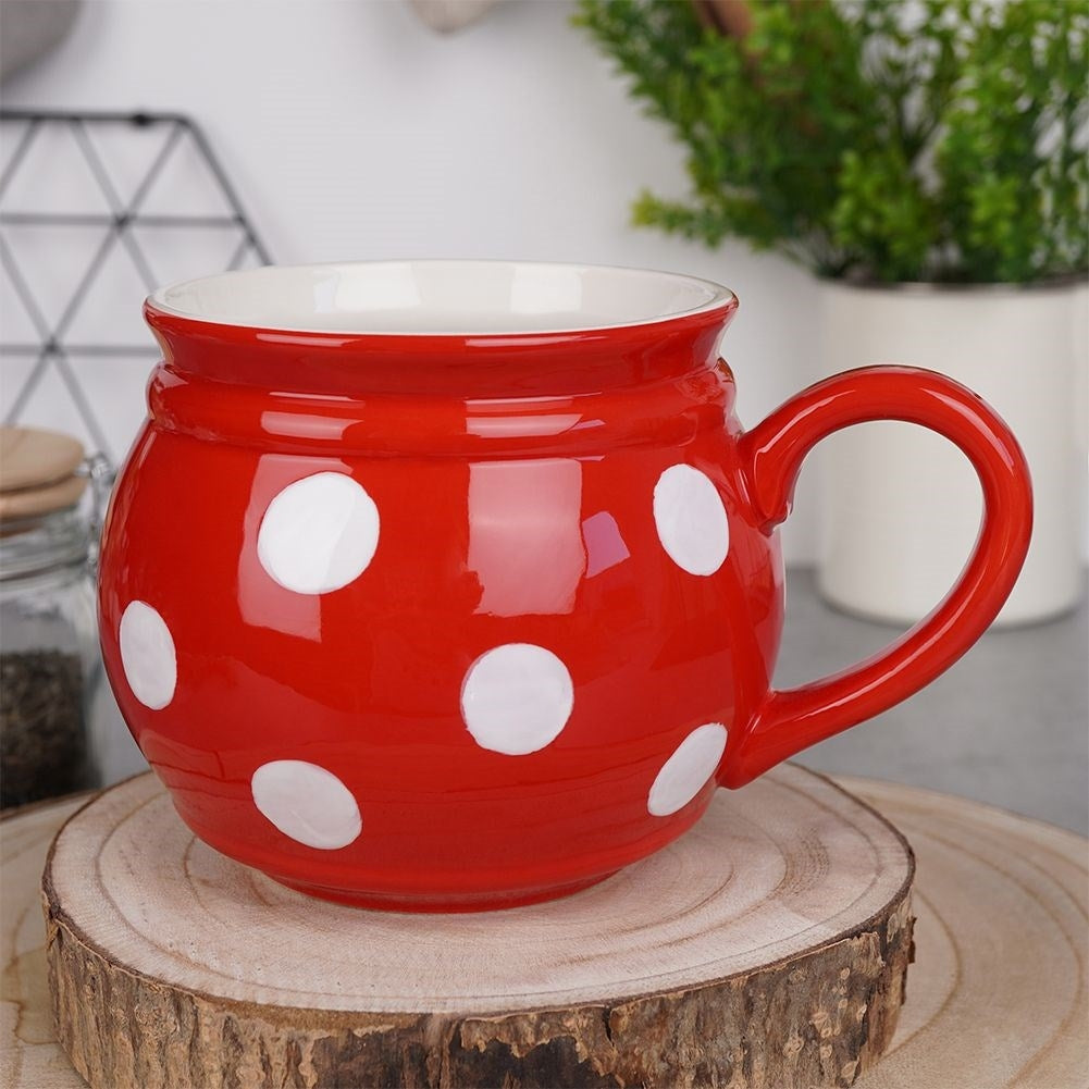 Ceramic mug for coffee and tea with comfortable handle