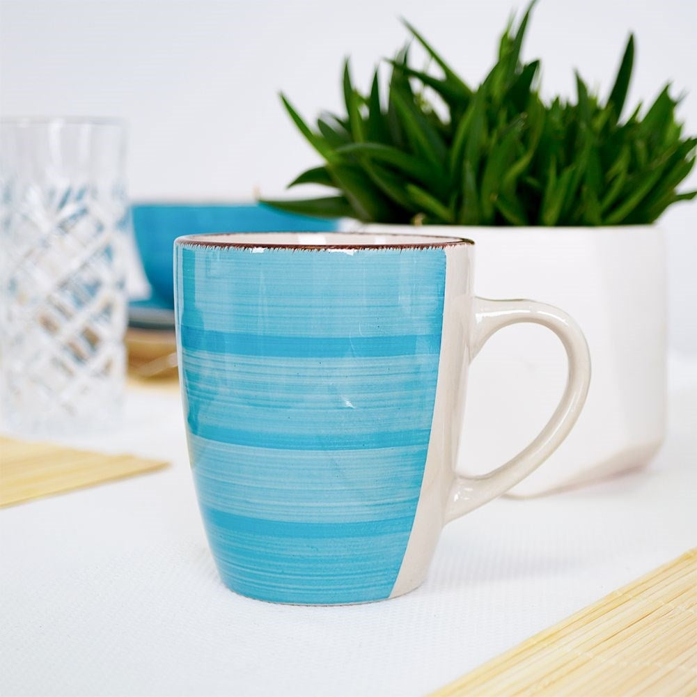 Ceramic mug for coffee and tea with comfortable handle, dishwasher safe
