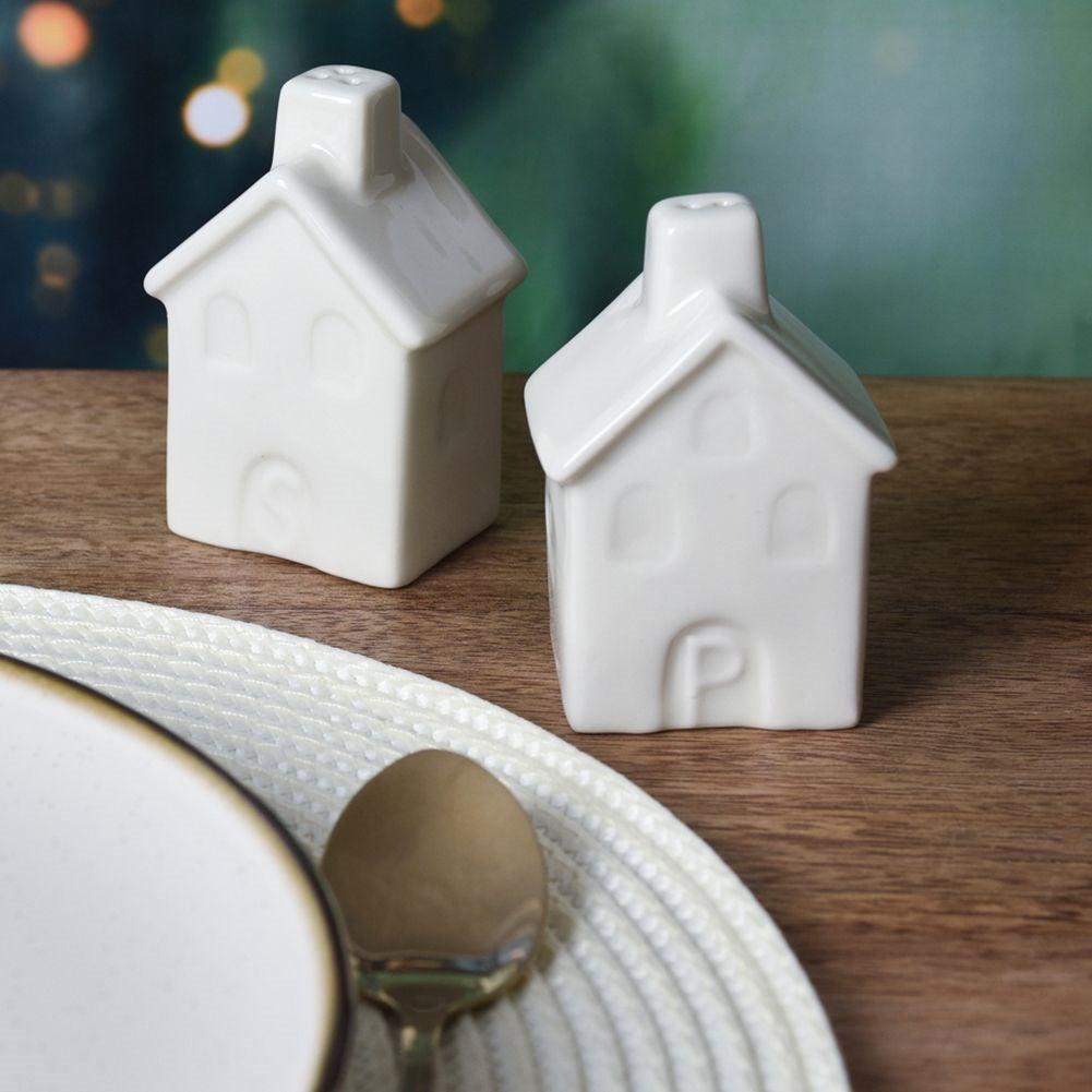 Ceramic salt and pepper shakers 2 pcs.