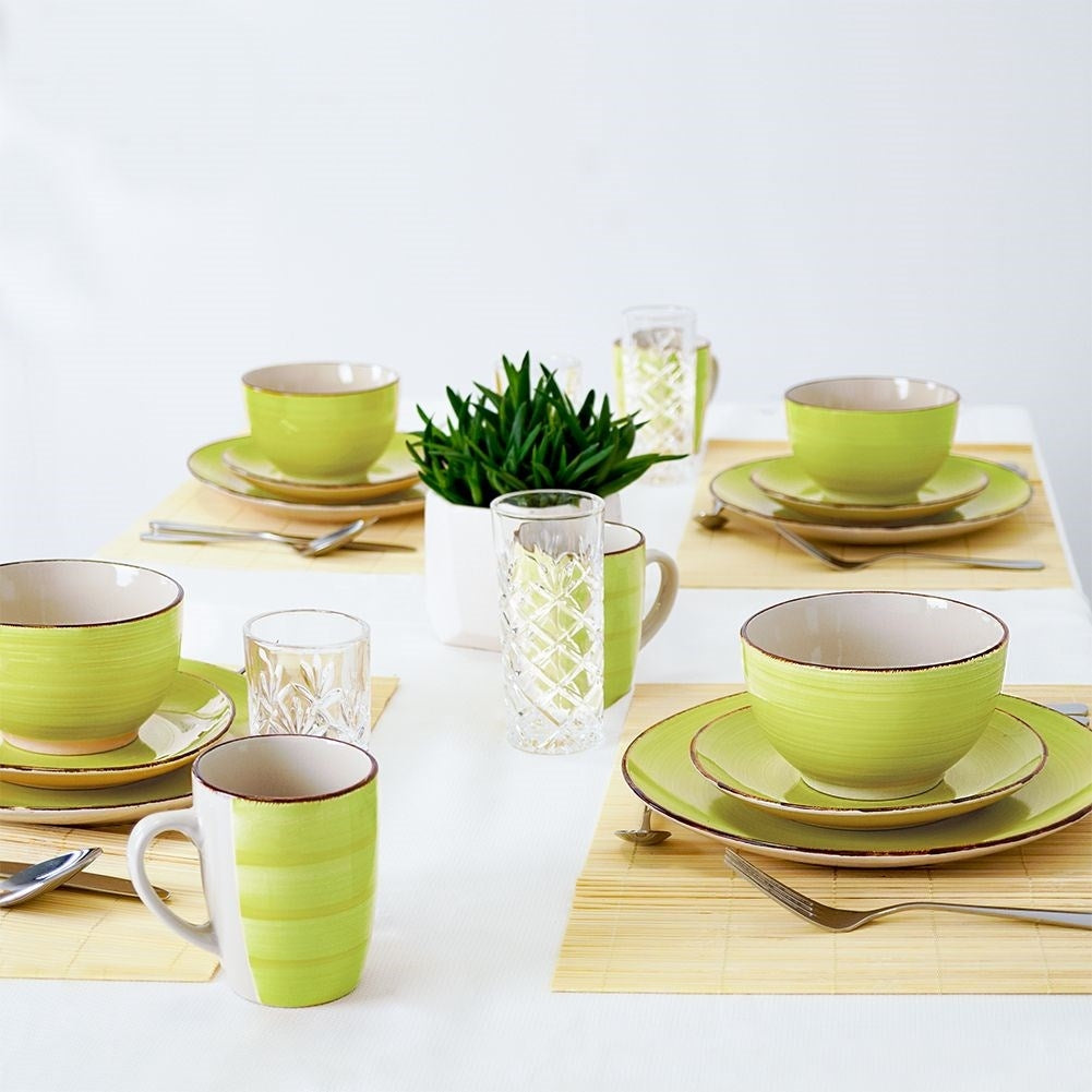 Ceramic set 16 parts for 4 people in trendy green-beige