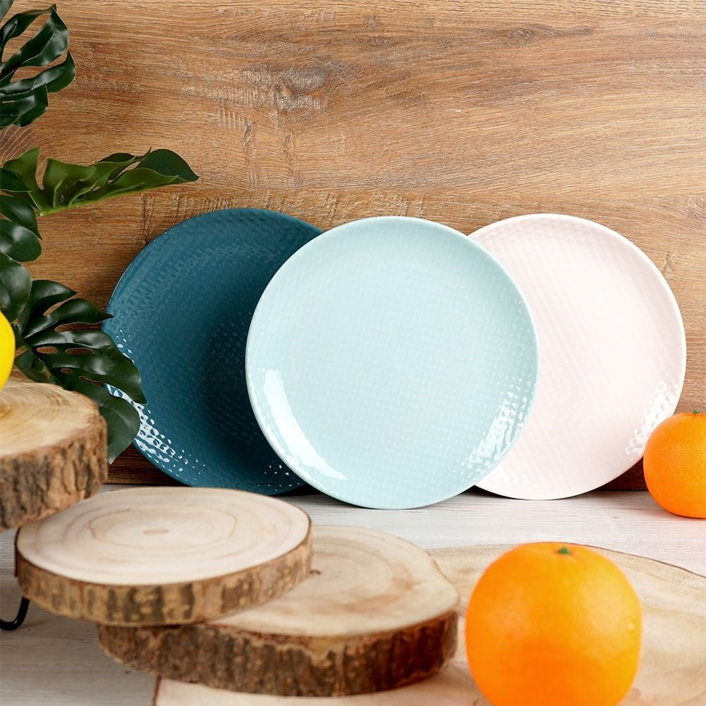Ceramic vessels with modern design and trendy colors