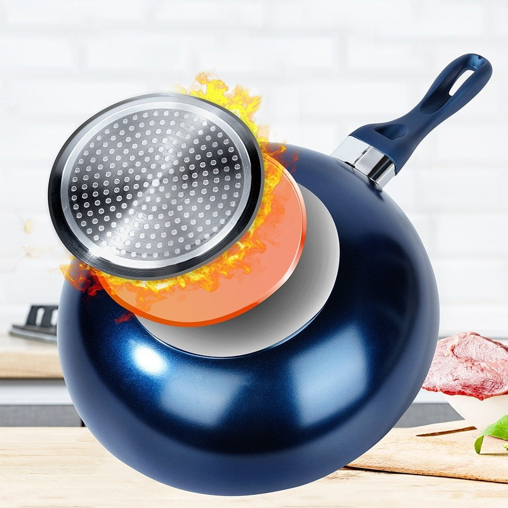 Ceramic wok with diamond crystals for professionals.