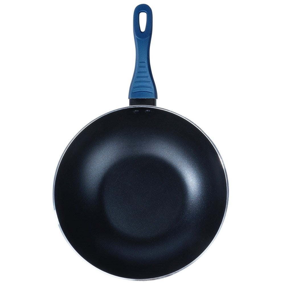 Ceramic wok with diamond crystals for professionals.