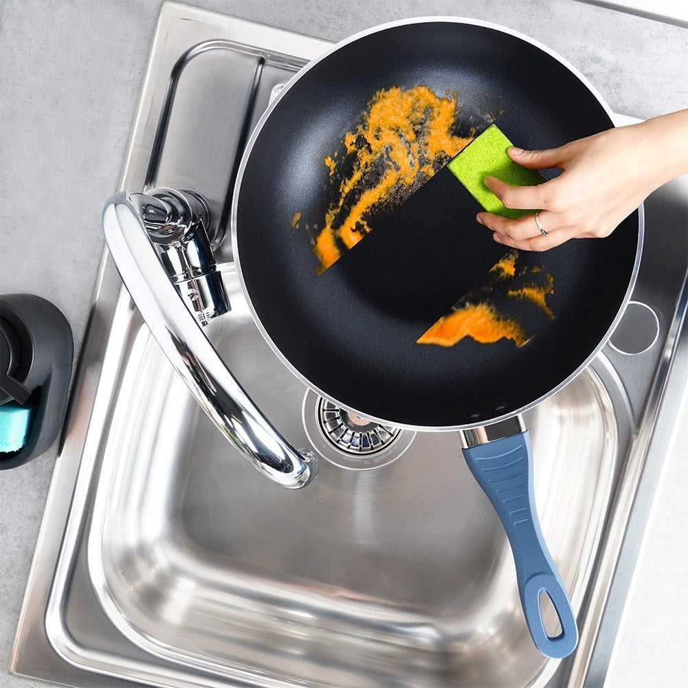 Ceramic wok with diamond crystals for professionals.