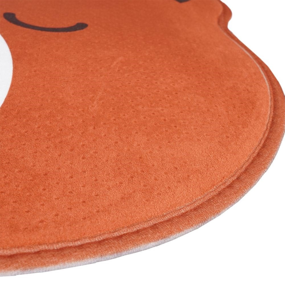 Children's rug with bear motif and non-slip underside