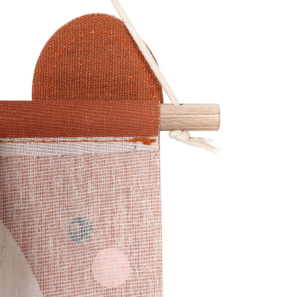 Children's wall measuring stick in durable fabric with a bear motif