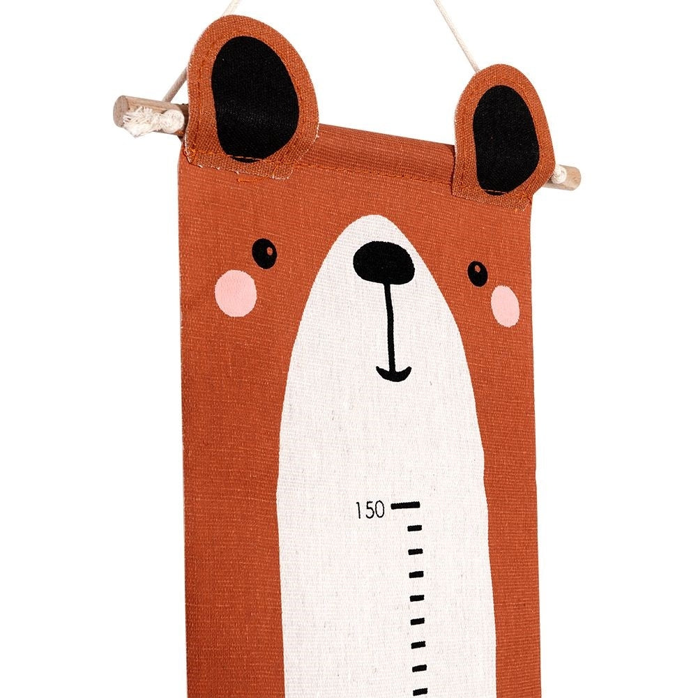 Children's wall measuring stick in durable fabric with a bear motif