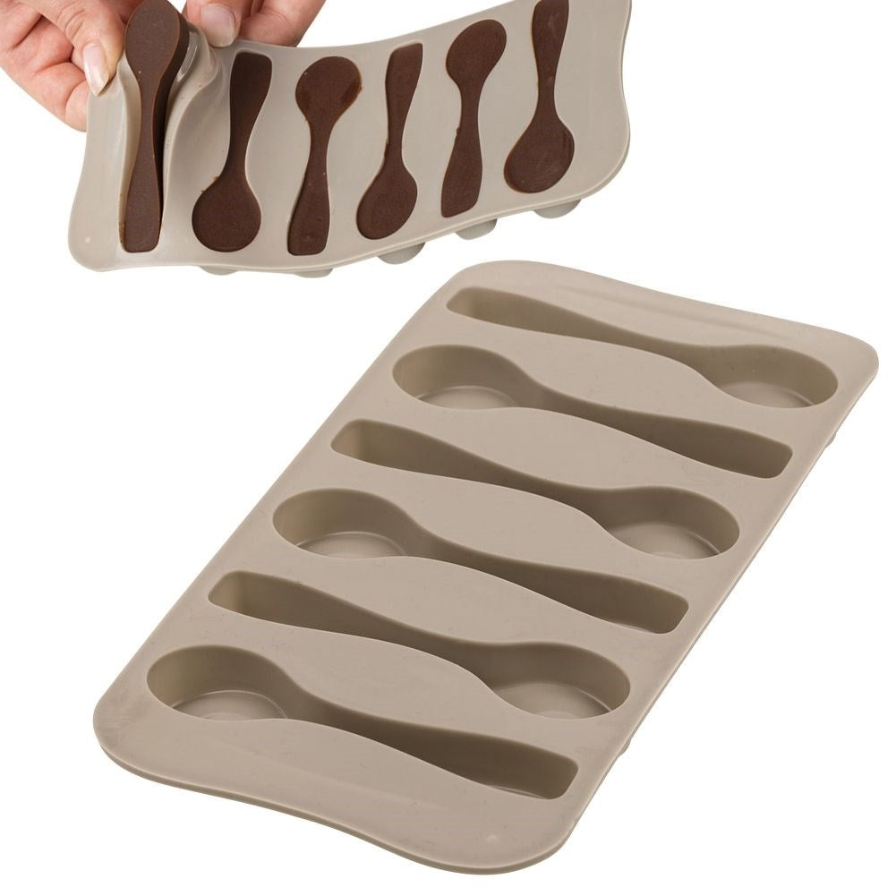 Chocolate club form in durable and dishwasher-safe silicone
