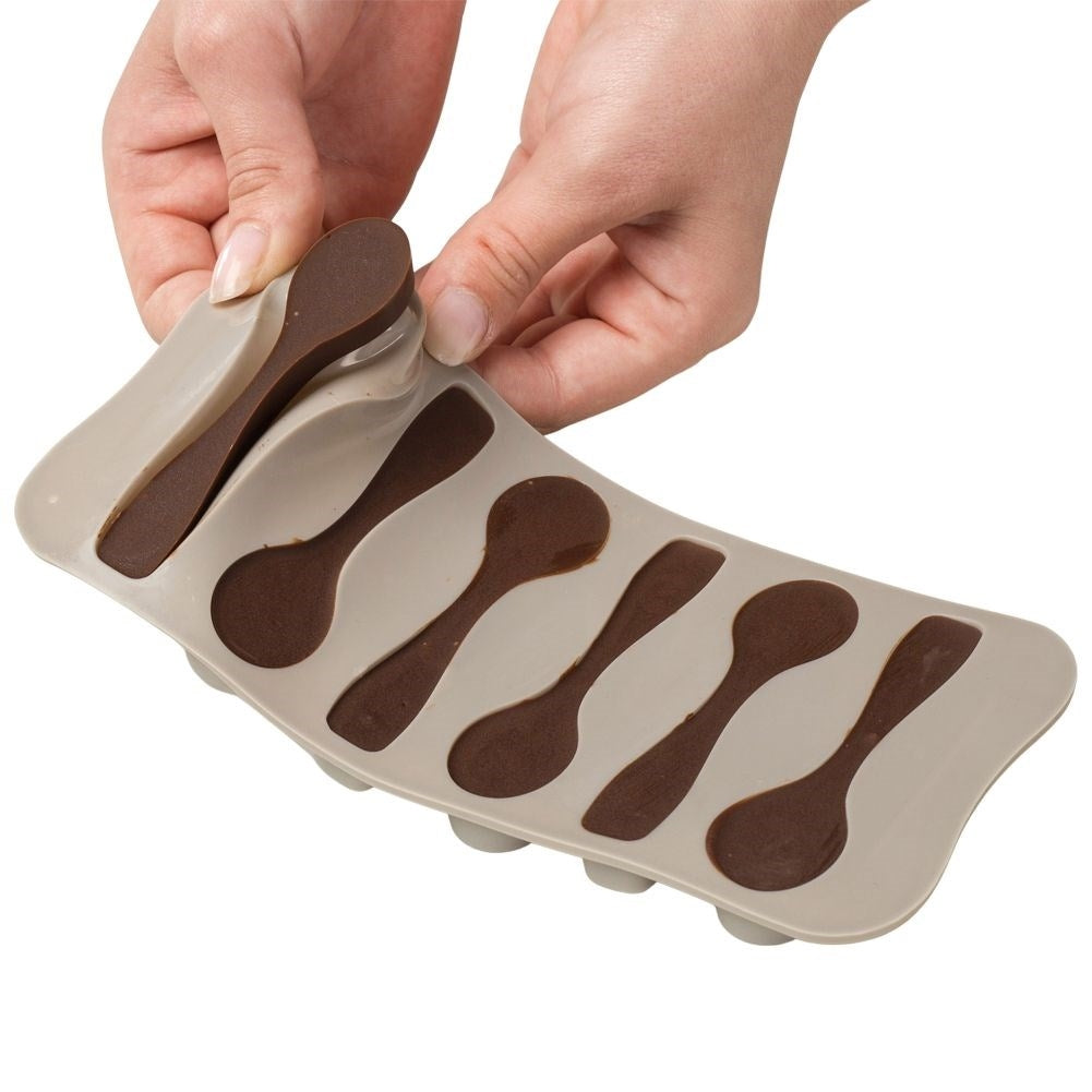 Chocolate club form in durable and dishwasher-safe silicone