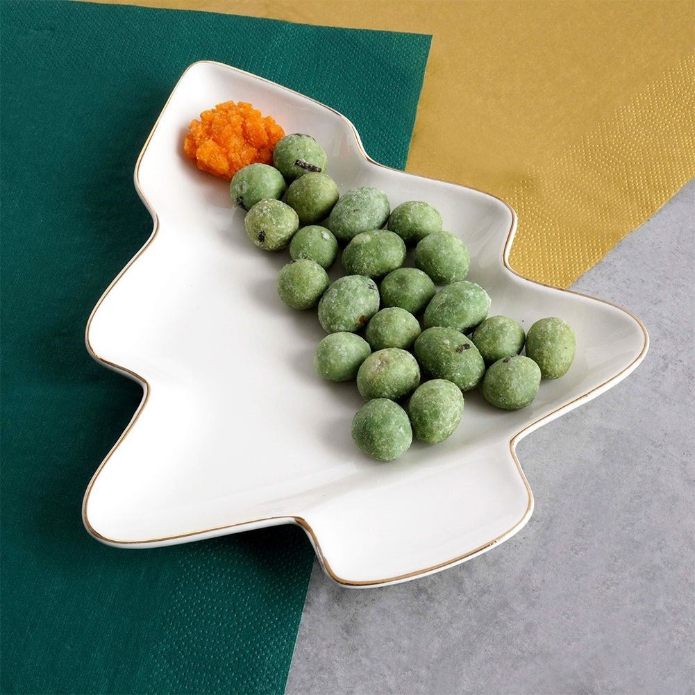 Christmas tree plate in porcelain with gold details - Perfect for Christmas!