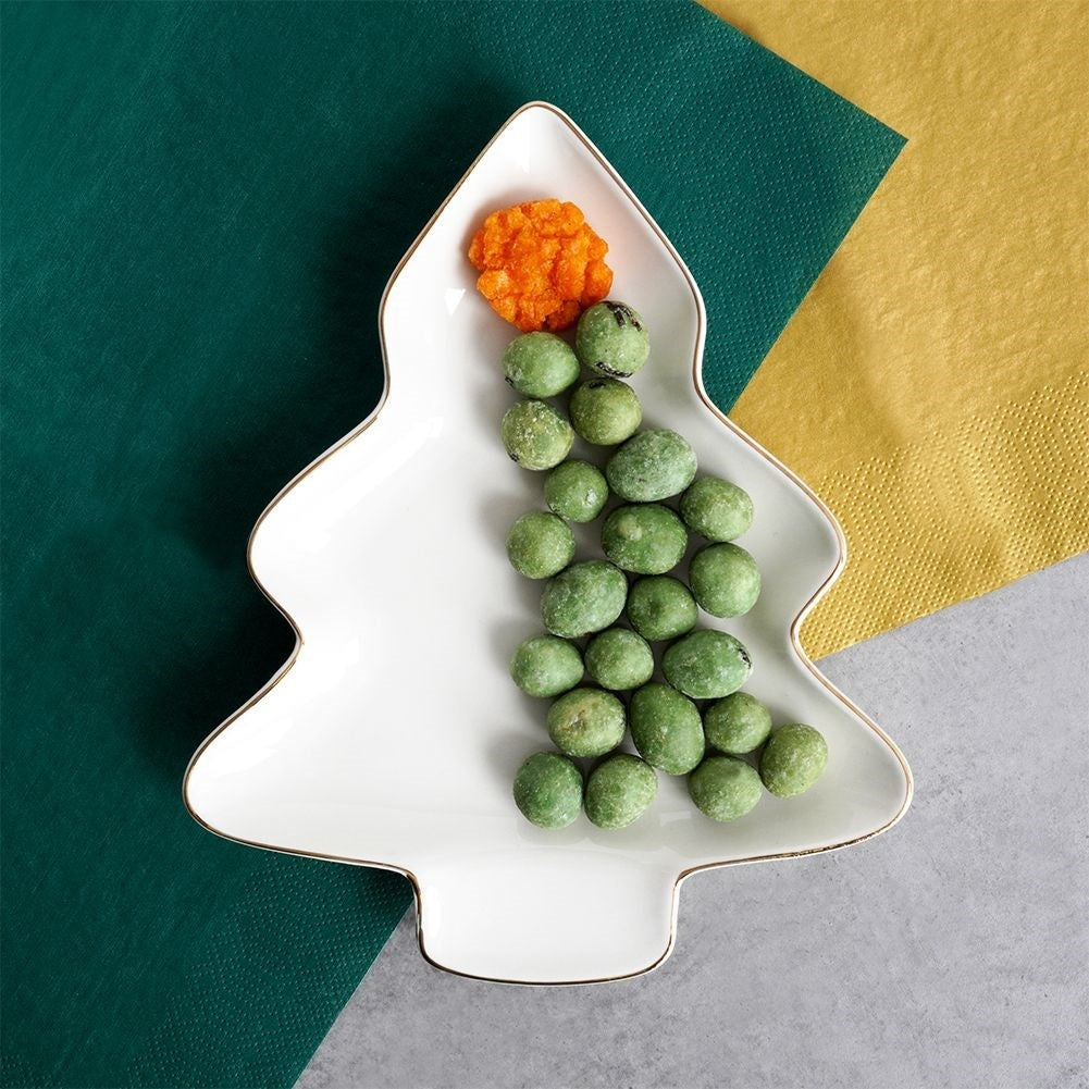 Christmas tree plate in porcelain with gold details - Perfect for Christmas!