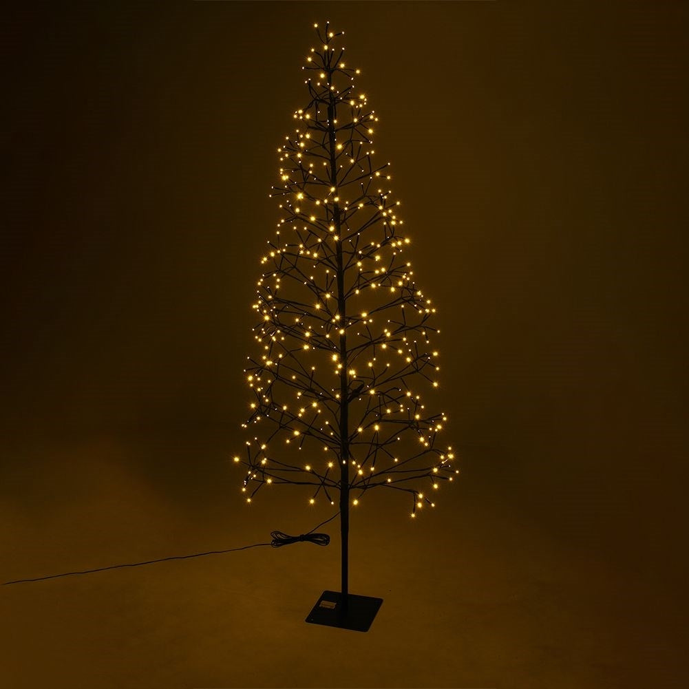 Christmas tree with 280 LED lights for indoor/outdoor use