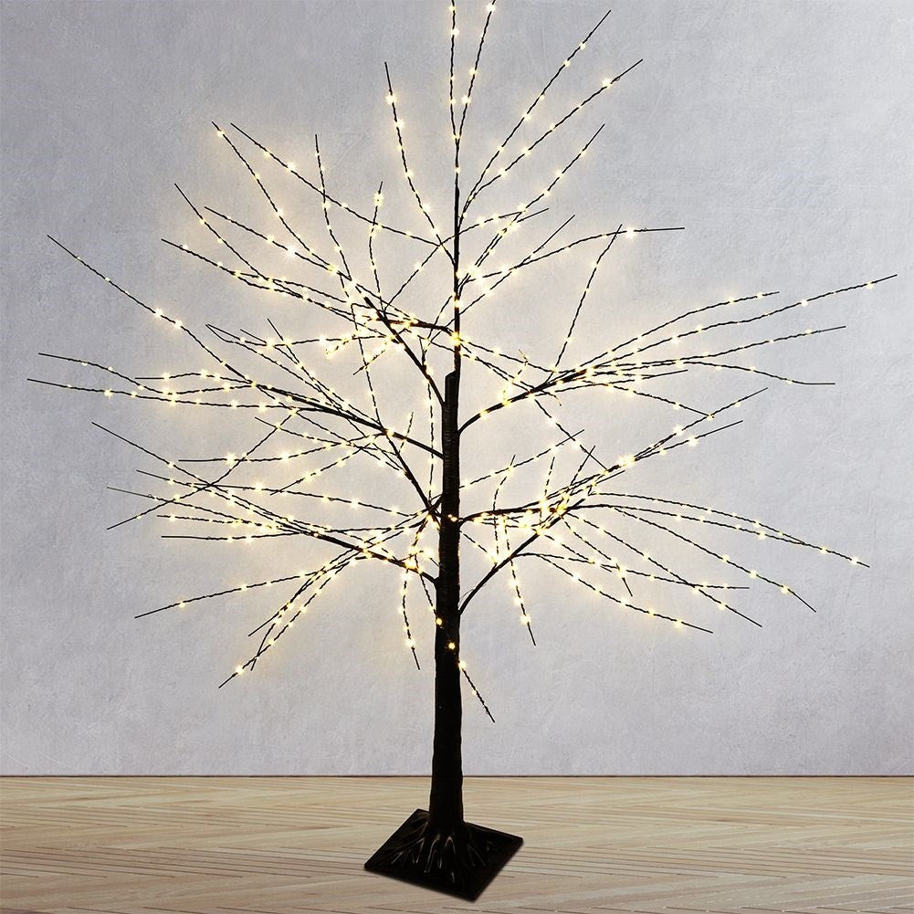 Christmas tree with 480 LED lights for indoor and outdoor use