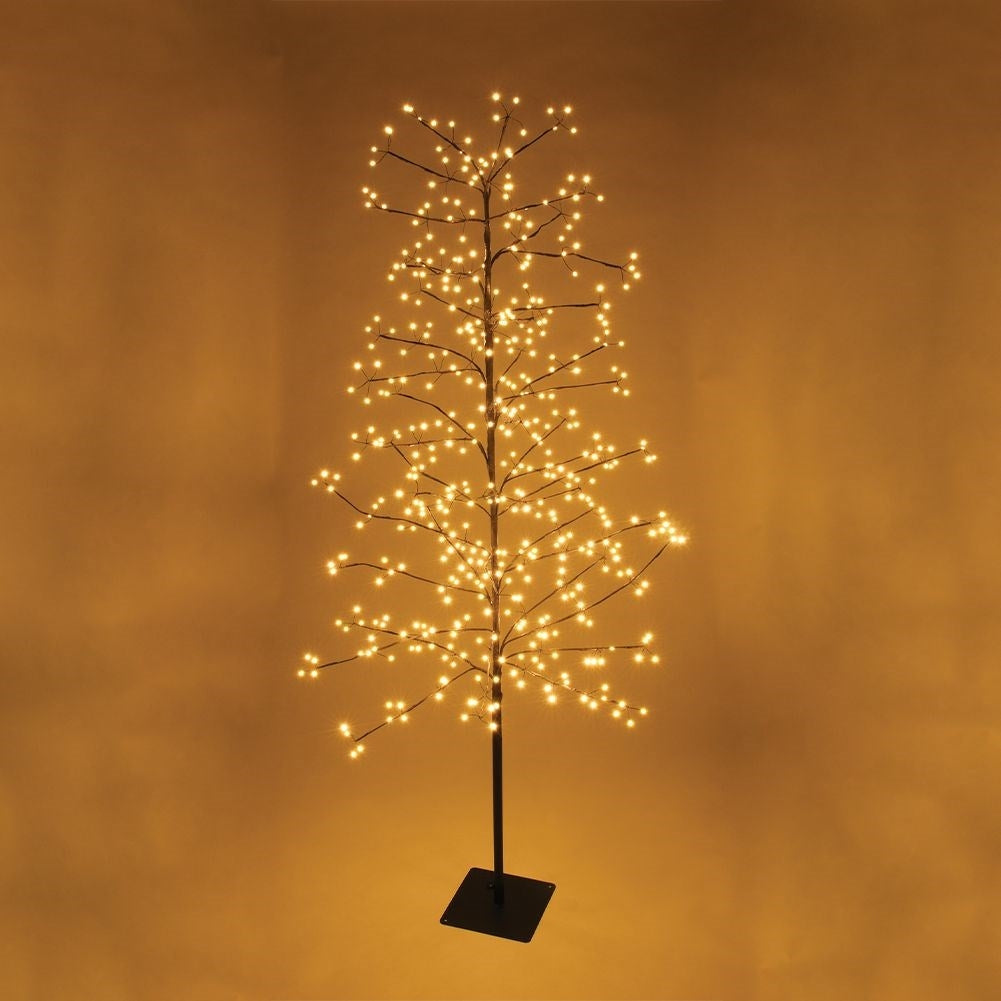 Christmas tree with 480 LED lights for indoor and outdoor use