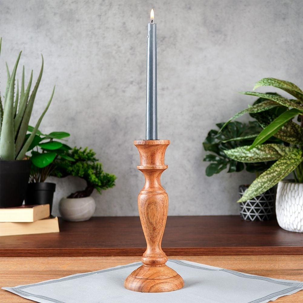 Classic candle holder in acacia wood for long candles