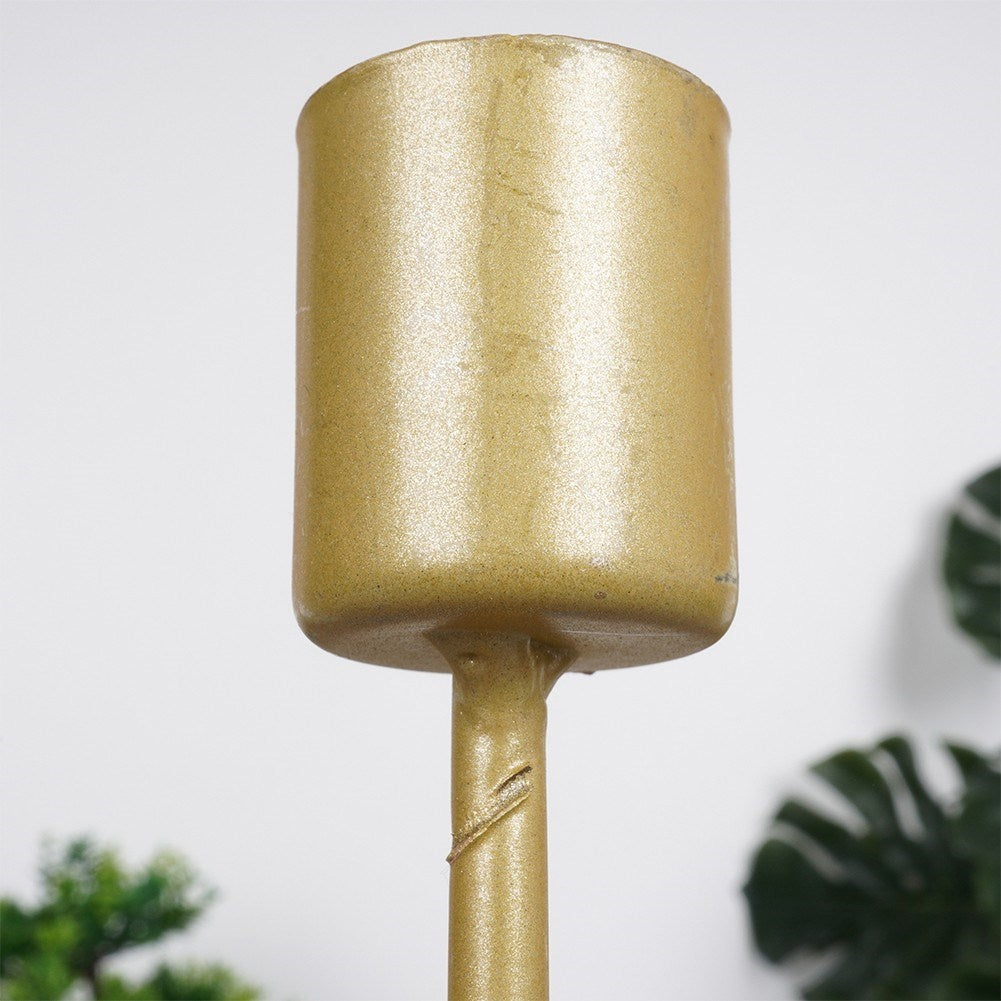 Classic candle holder in gold for long candles - elegant decoration