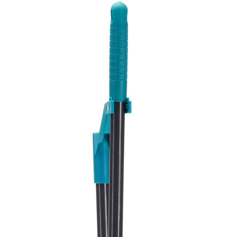 Cleaning: Long-handled broom and shovel for easy cleaning