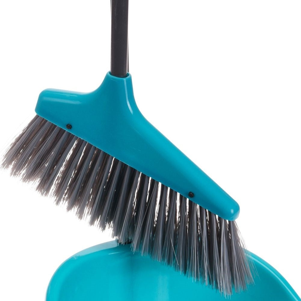 Cleaning: Long-handled broom and shovel for easy cleaning