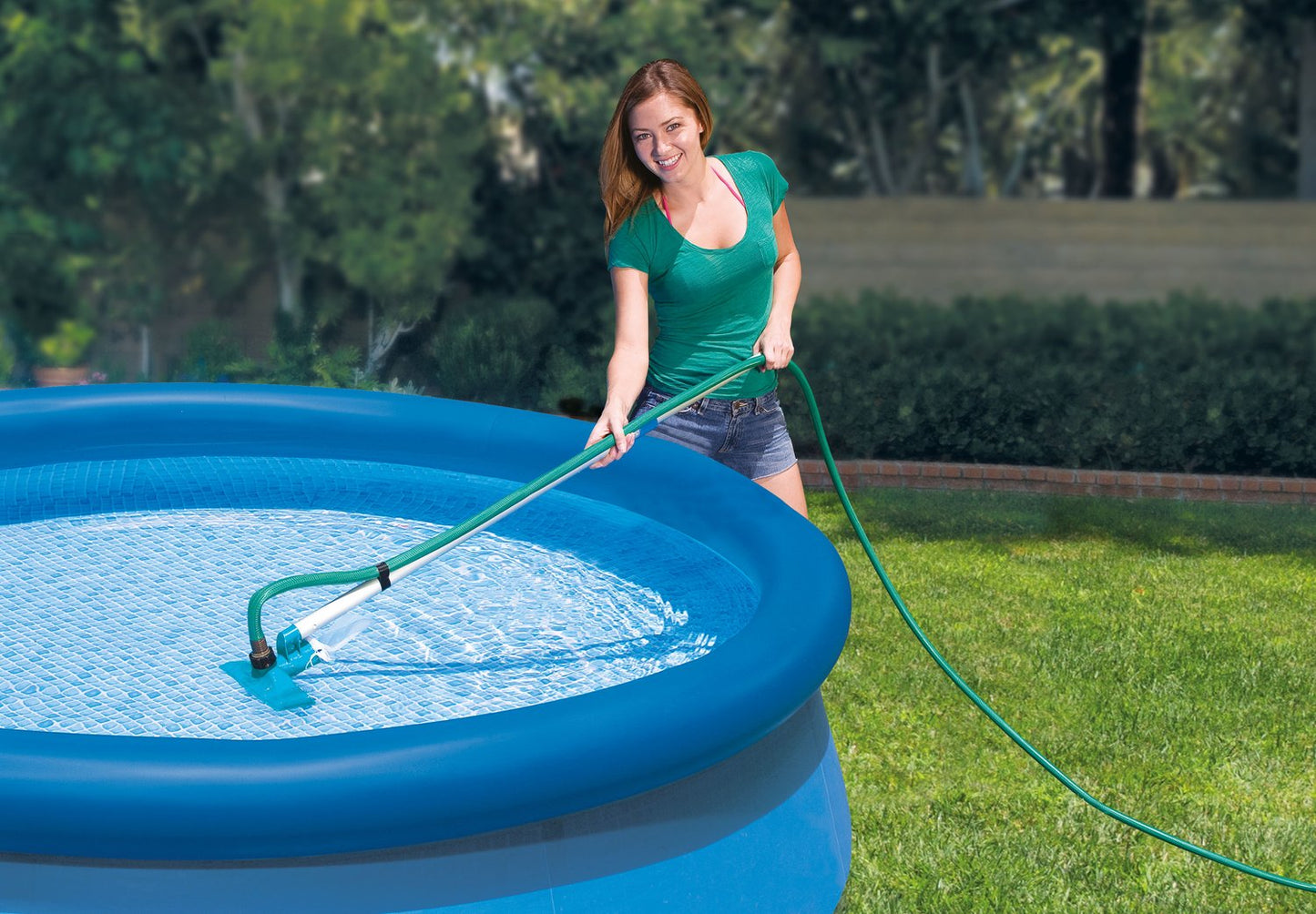Cleaning set for cleaning swimming pools with a water vacuum cleaner 28002 Intex