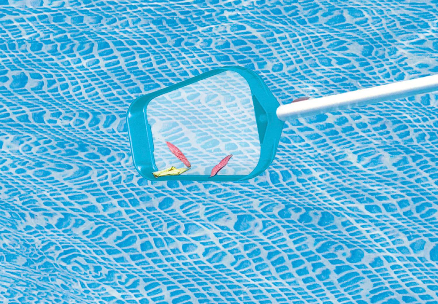 Cleaning set for cleaning swimming pools with a water vacuum cleaner 28002 Intex