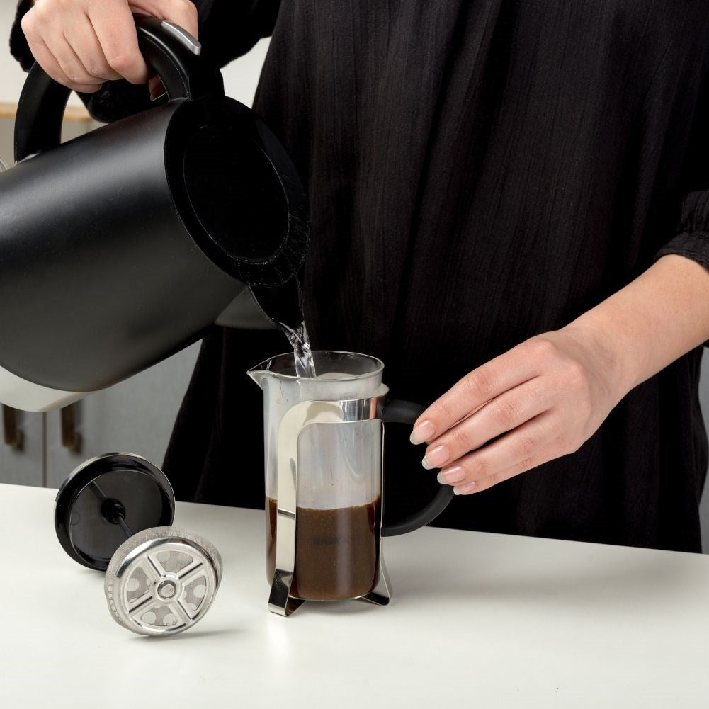 Coffee maker with glass jug and steel press for tea and coffee