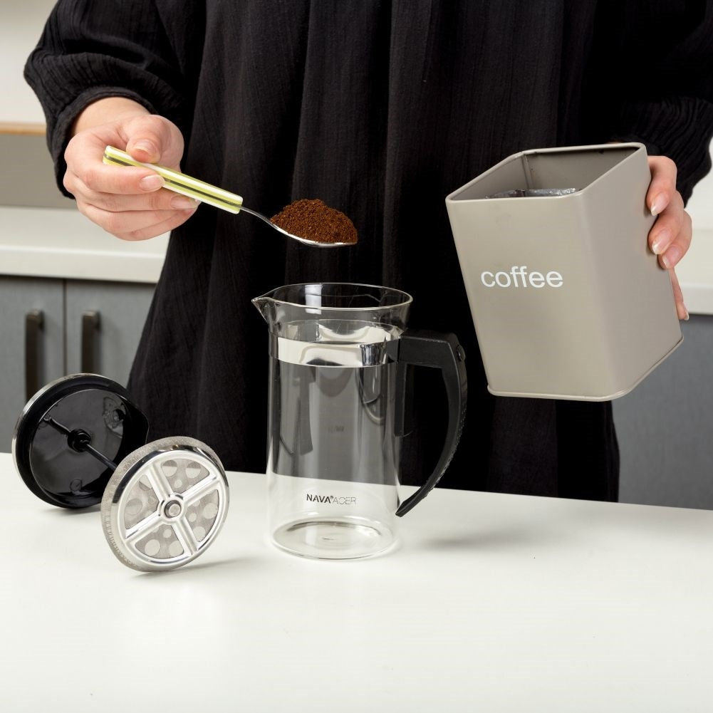 Coffee press in heat-resistant glass with steel piston