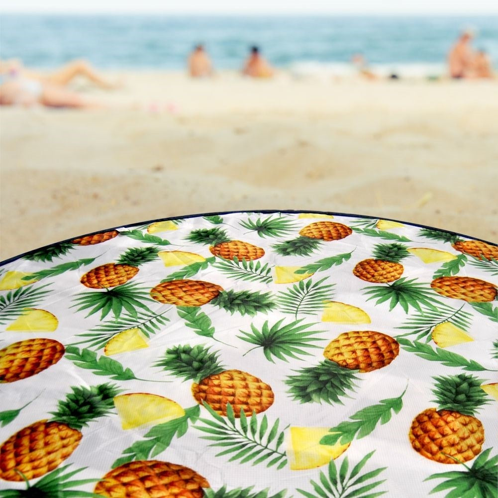 Collapsible lightweight mat for beach and picnic