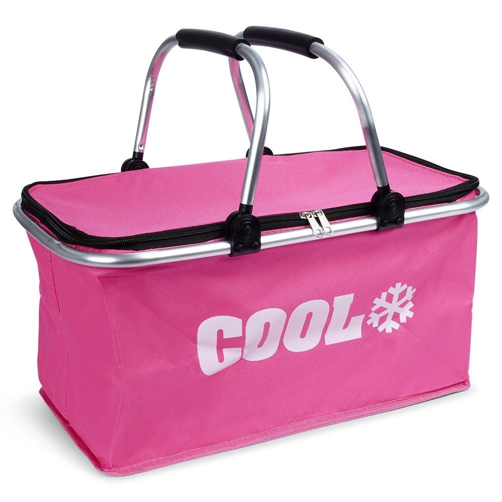 Comfortable cool bag with reinforced bottom and closable lid