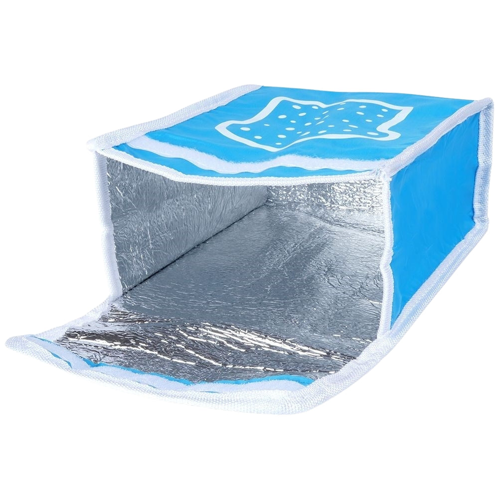 Comfortable cooler bag in practical lunch format for food and drink
