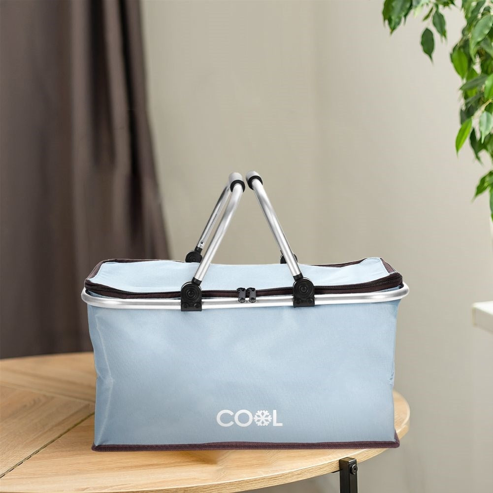 Comfortable cooler bag with reinforced bottom and comfortable handles