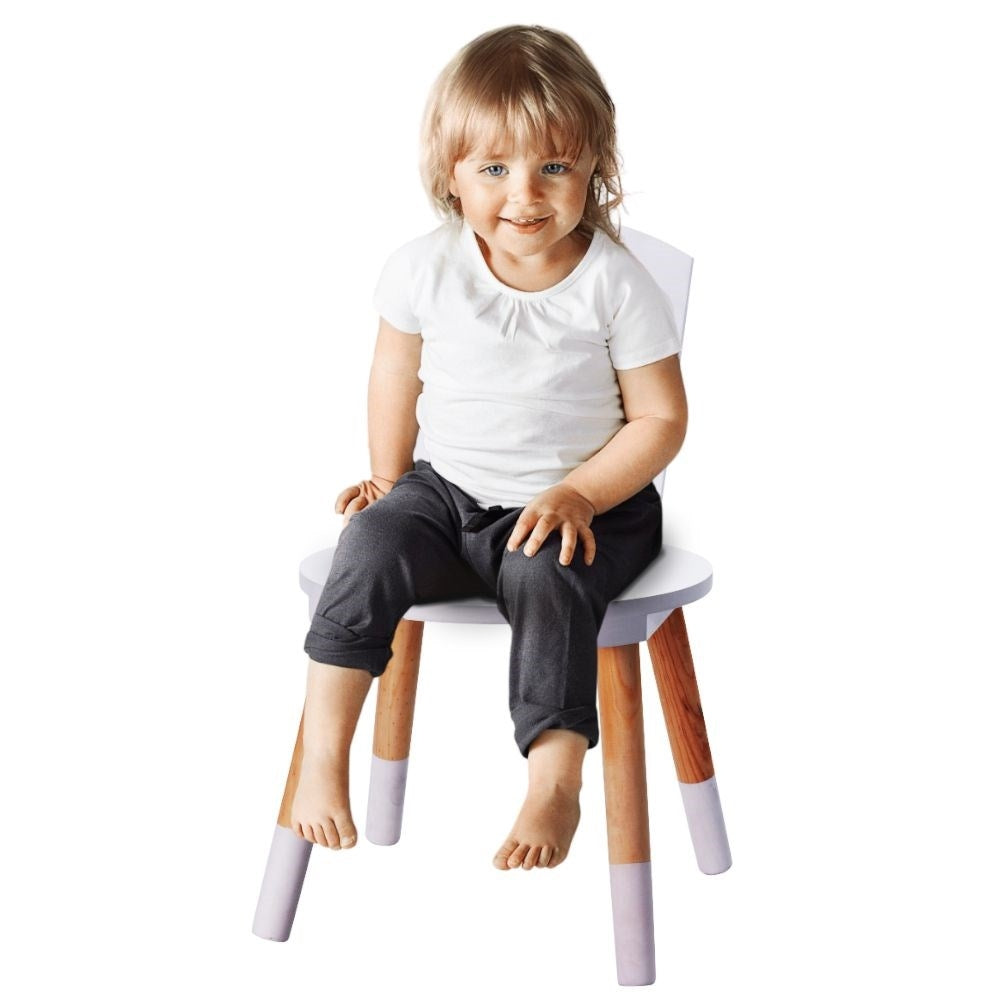 Comfortable ergonomic children's chair in wood and MDF, white/beige