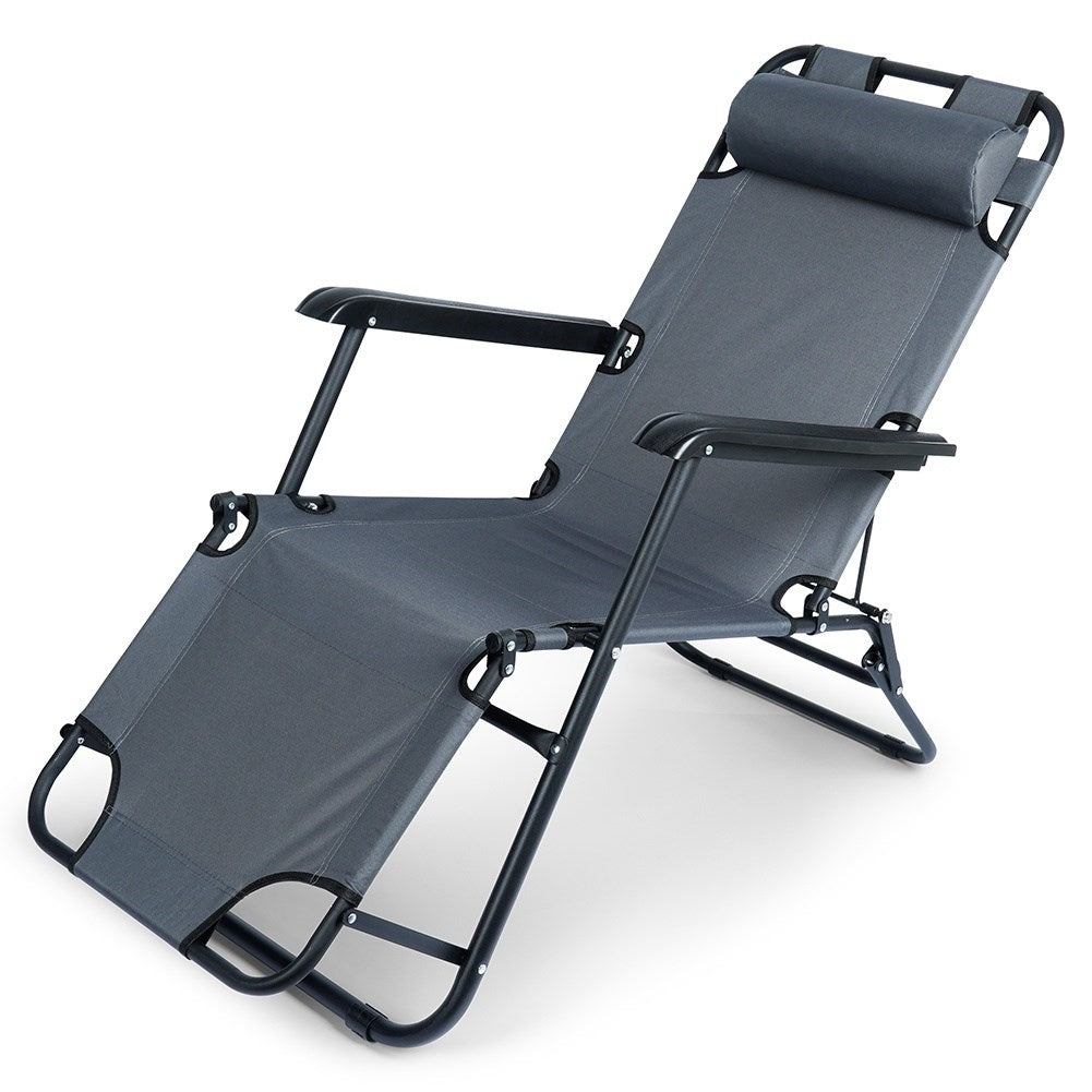 Comfortable sun lounger with three adjustable positions for outdoor use