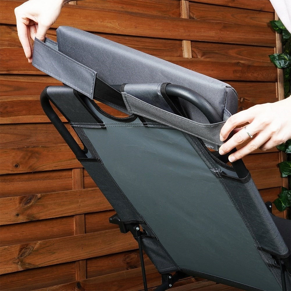 Comfortable sun lounger with three adjustable positions for outdoor use
